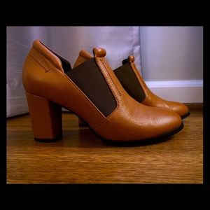 Classy H By Halston Shootie